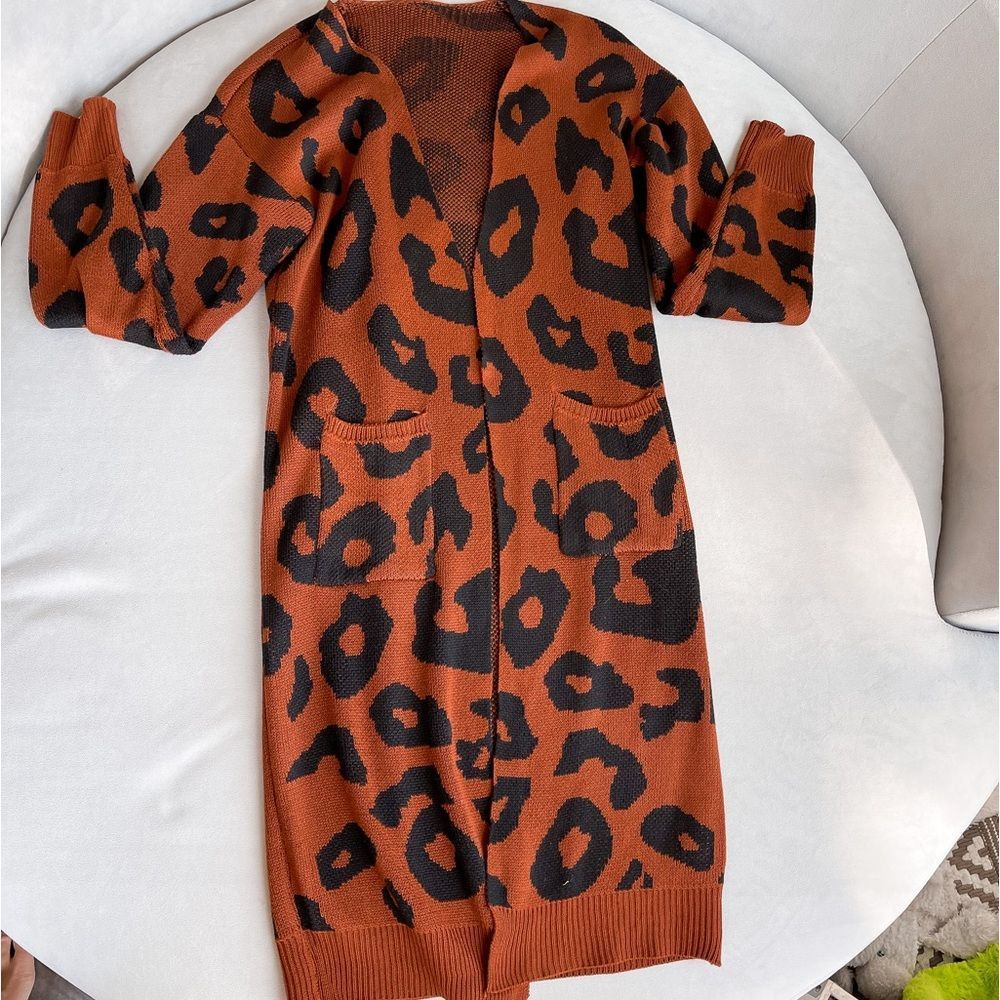 EUC Women Long Sleeve Open Front Leopard Knit Long Cardigan